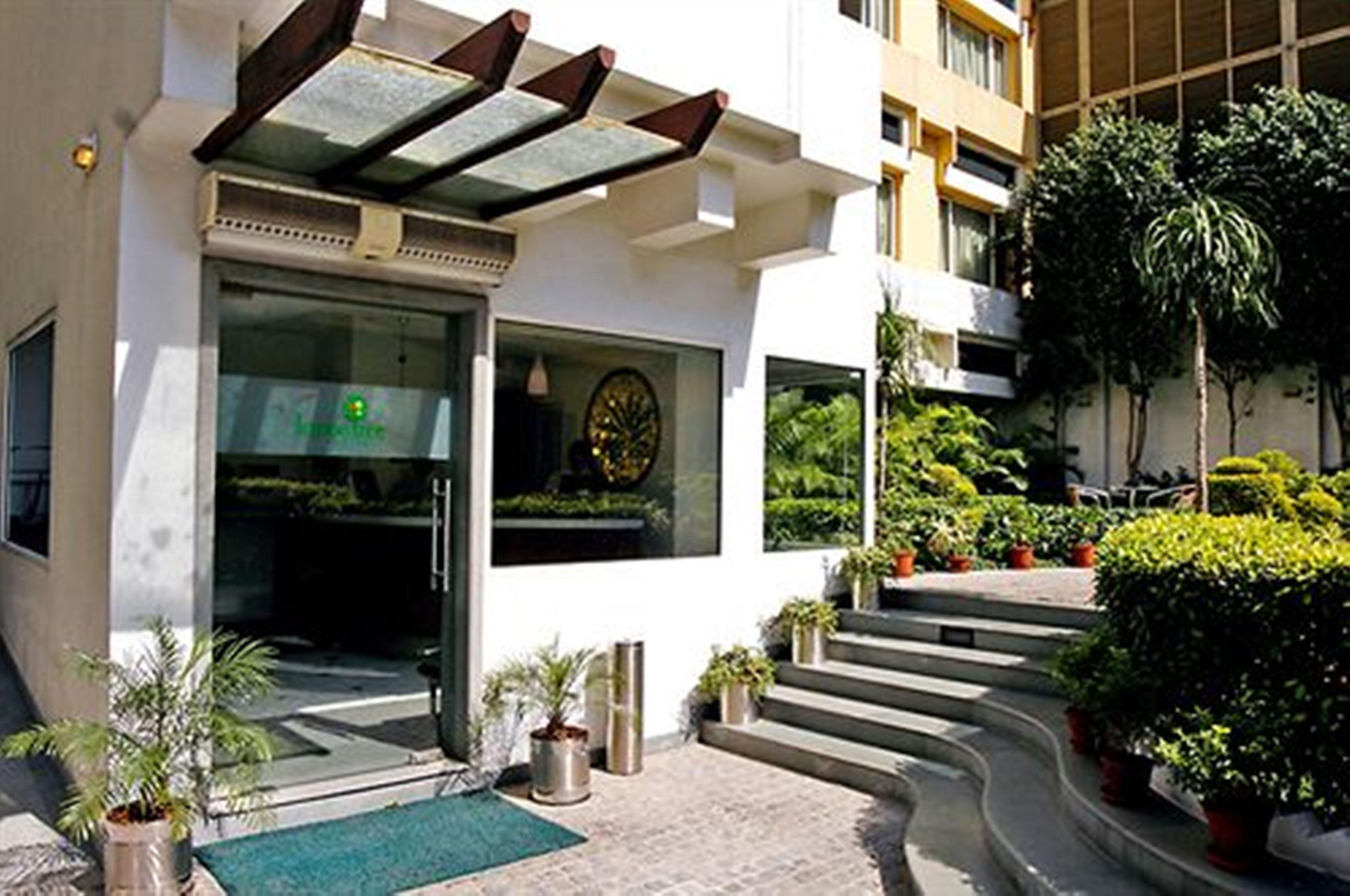 Lemon Tree Hotel, Udyog Vihar, Gurugram Gurgaon Exterior photo